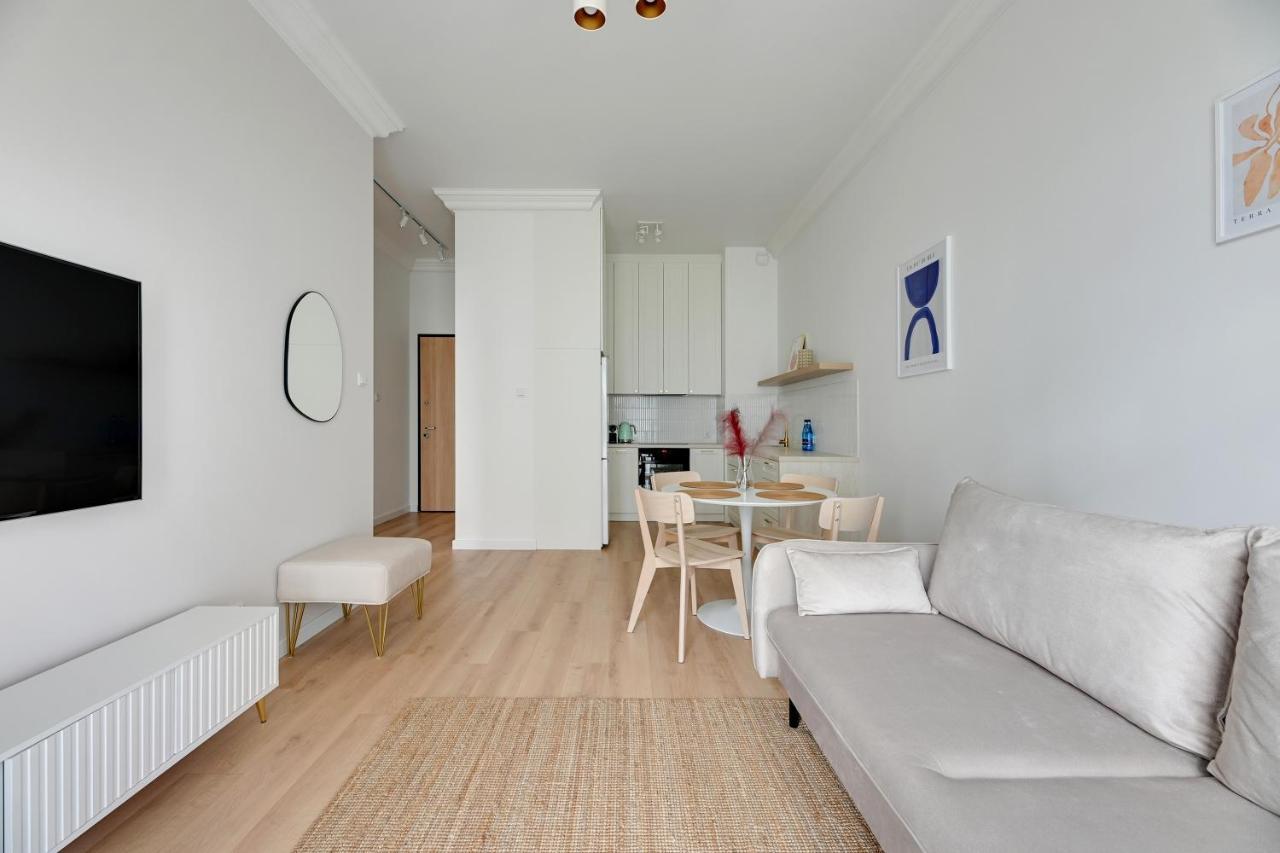 Zajezdnia Wrzeszcz Seaside & Parking By Downtown Apartments Gdansk Ngoại thất bức ảnh
