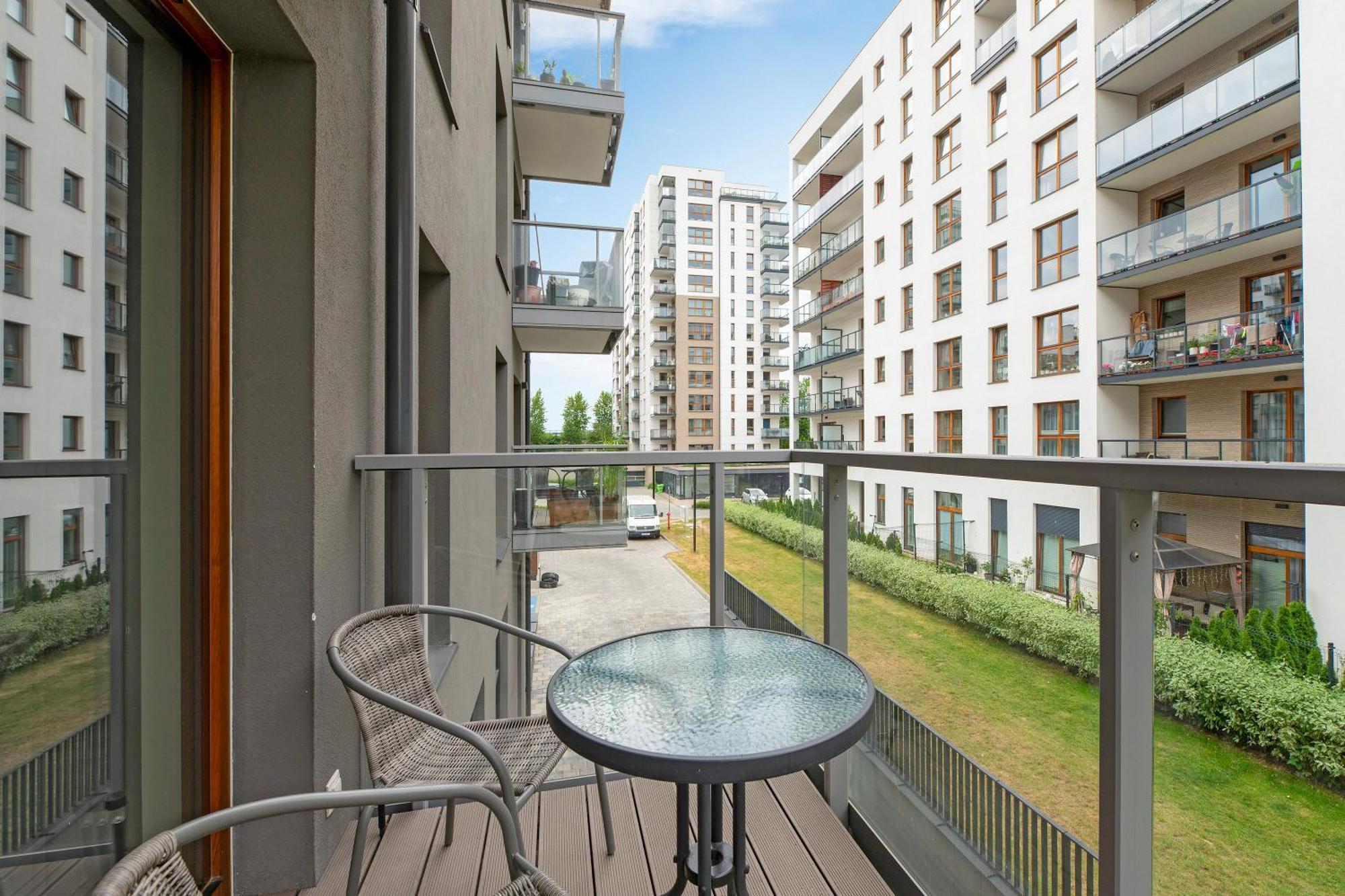 Zajezdnia Wrzeszcz Seaside & Parking By Downtown Apartments Gdansk Ngoại thất bức ảnh